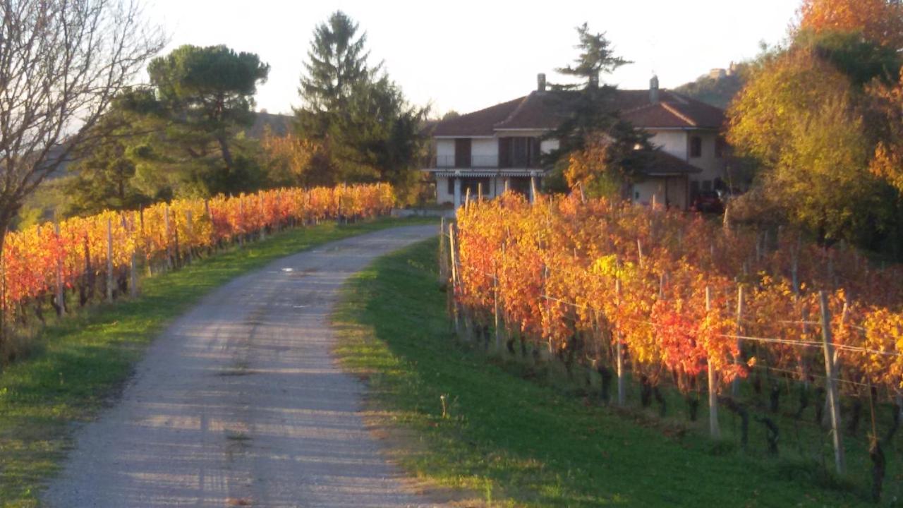 Cascina Torello Доляни Екстериор снимка