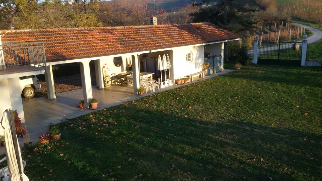 Cascina Torello Доляни Екстериор снимка