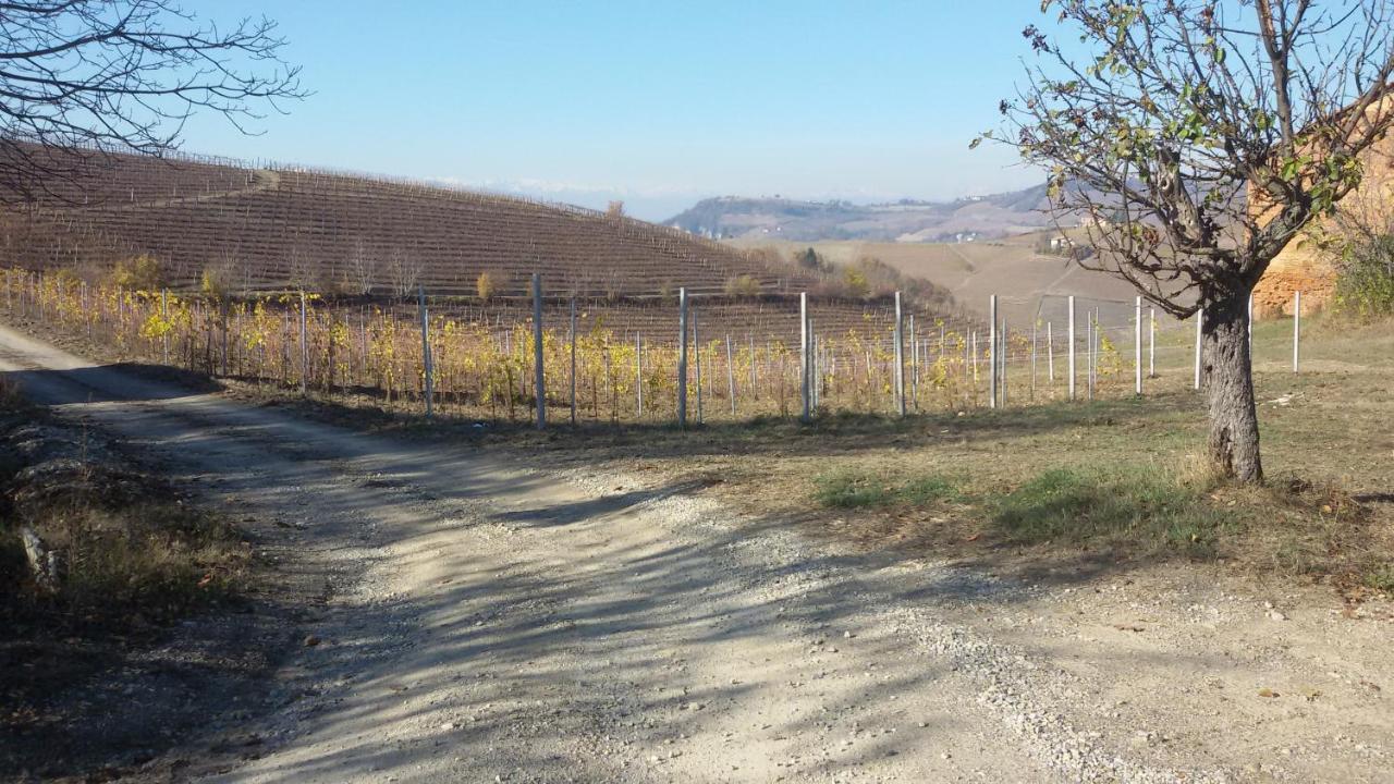 Cascina Torello Доляни Екстериор снимка